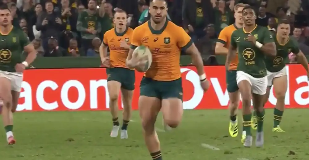 Australia overcomes South Africa 38-22